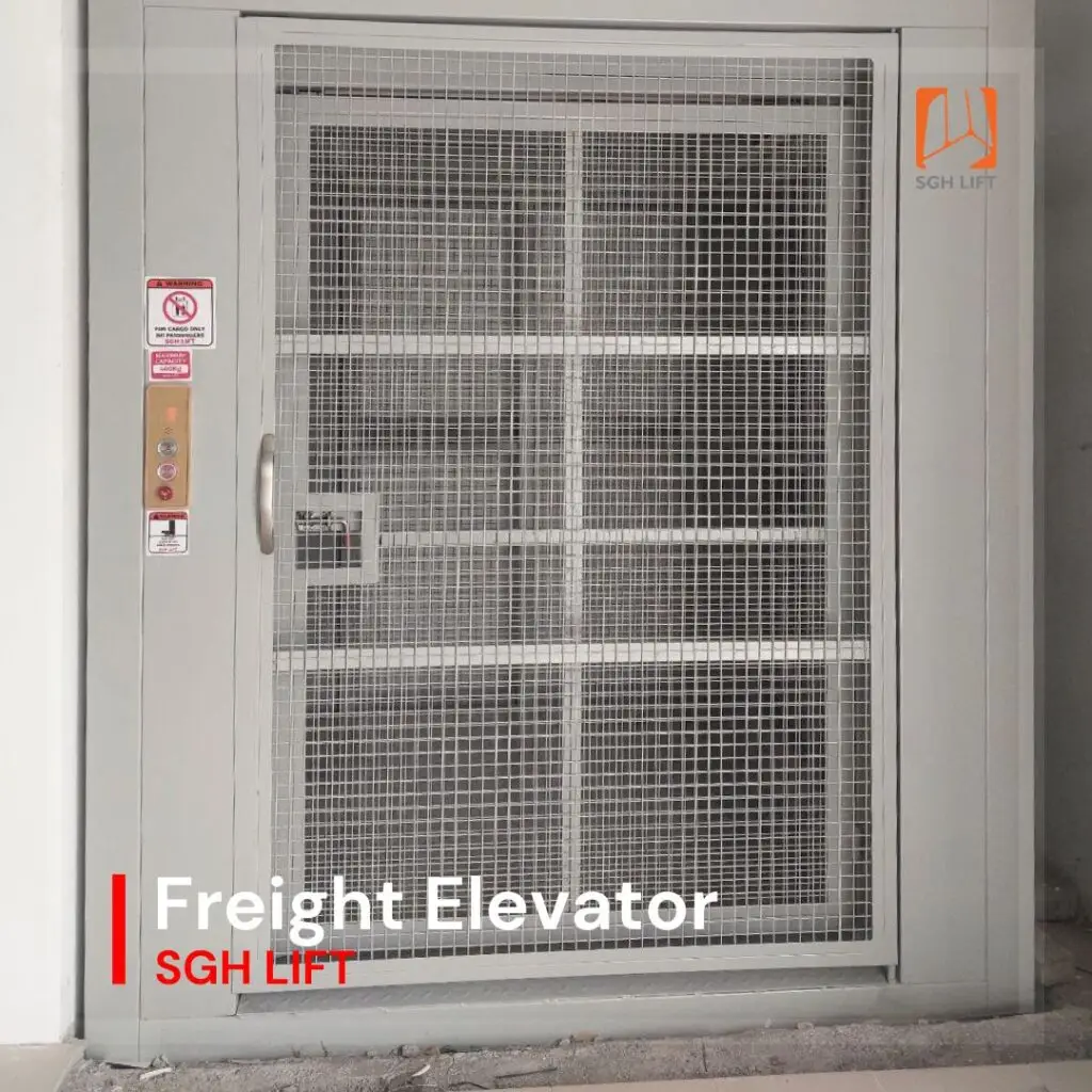 Custom-Made Cargo 4 Freight Elevator for Wearhouse's and storage in Dubai